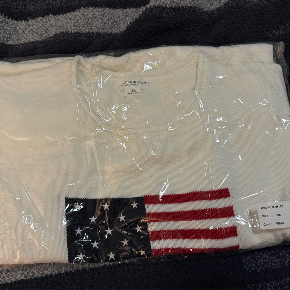 NIP Chic Soul White American Flag sweater size 2x